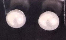 Load image into Gallery viewer, Pearl Earrings