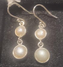 Load image into Gallery viewer, Pearl Earrings