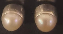 Load image into Gallery viewer, Pearl Earrings