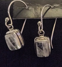 Load image into Gallery viewer, Silver &amp; Semi precious earrings
